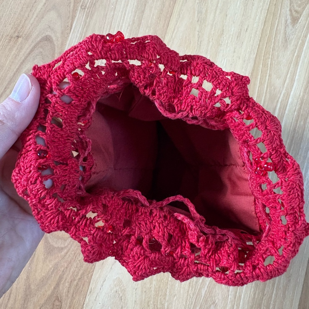 Elegant Red Crochet Beaded Drawstring Bag - Picture 4 of 9
